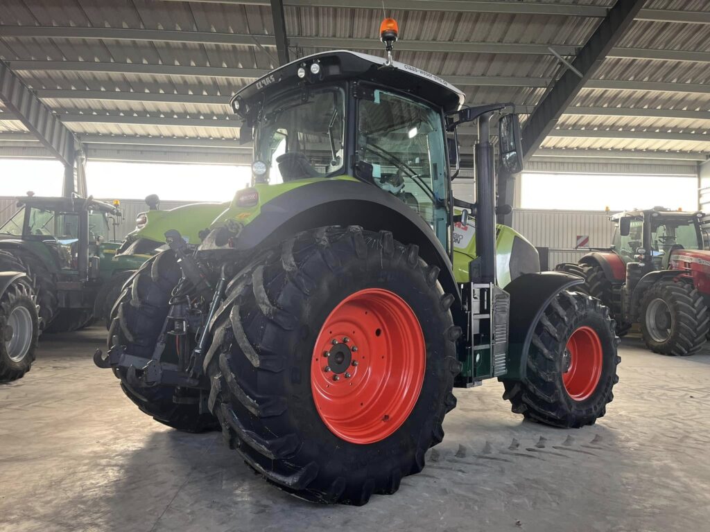 Claas Axion 810