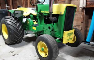 John Deere 110