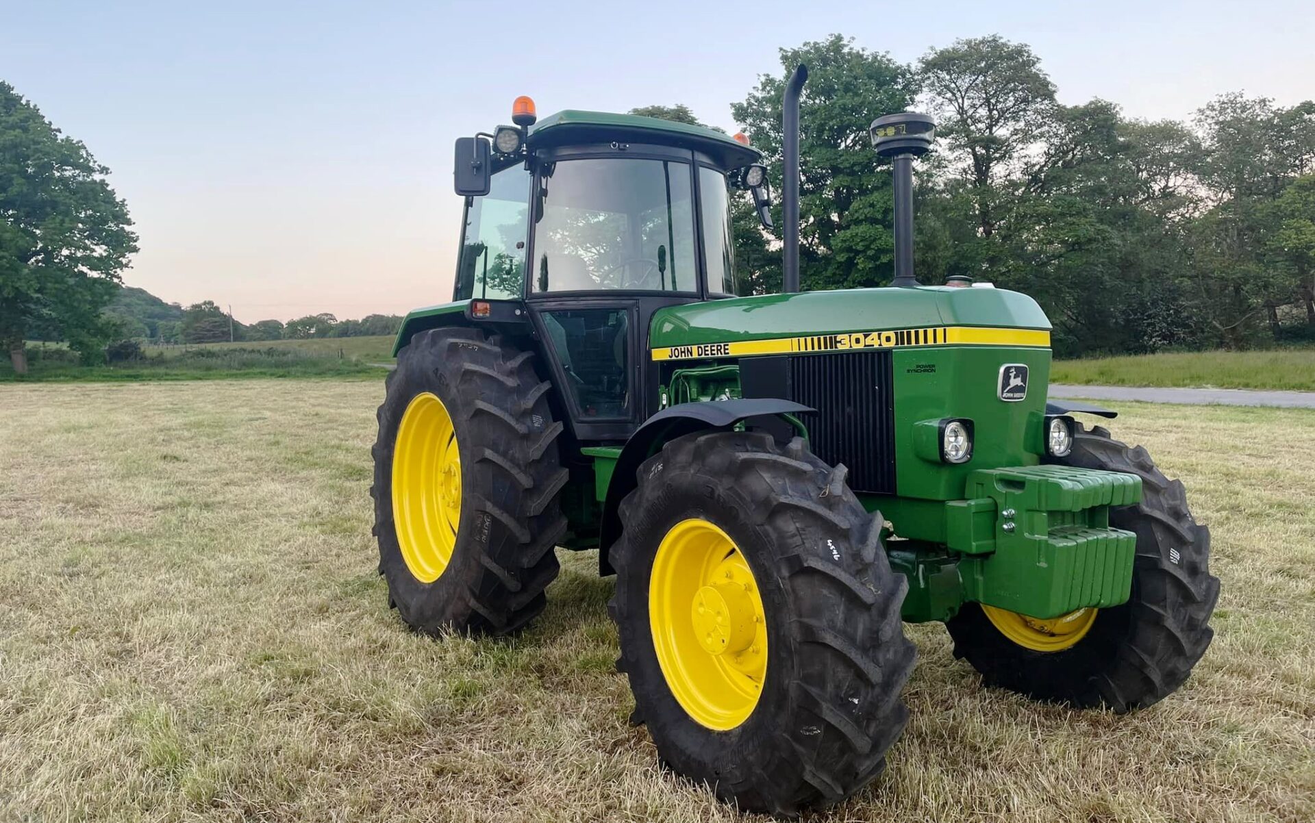 John Deere 3040