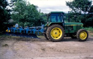 John Deere 3040