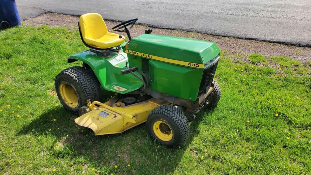 John Deere 400