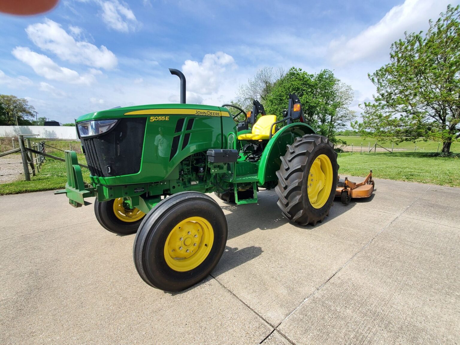 John Deere 5055E (2015-2022) | Dados e especificações do trator