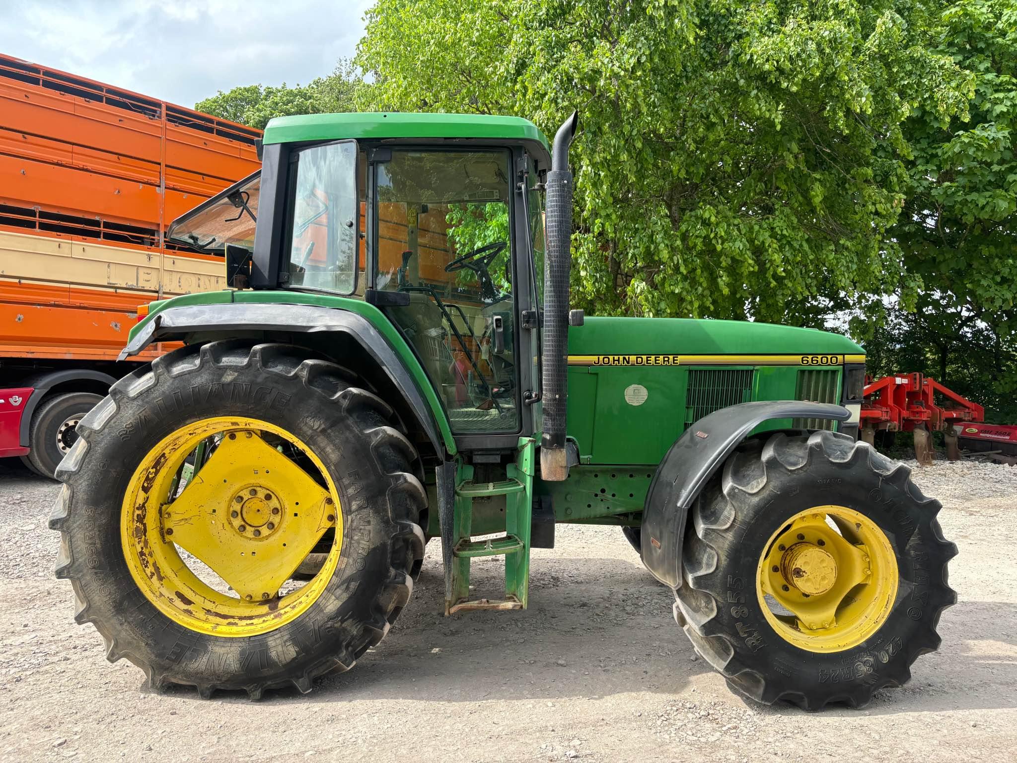 John Deere 6600