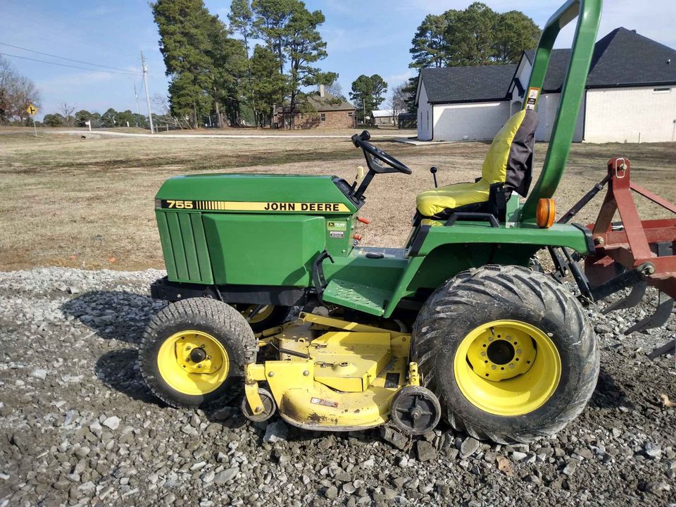 John Deere 755